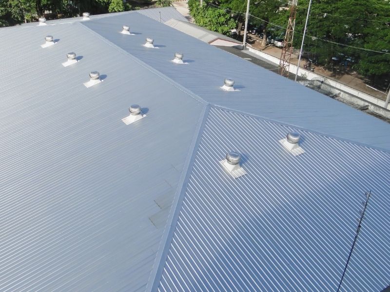 what is commercial roofing