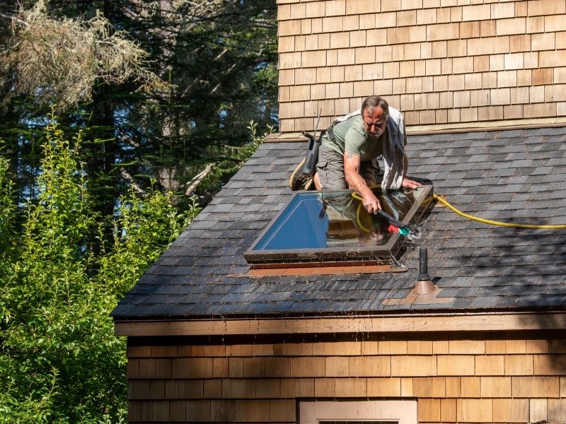 what is the average cost to install a skylight